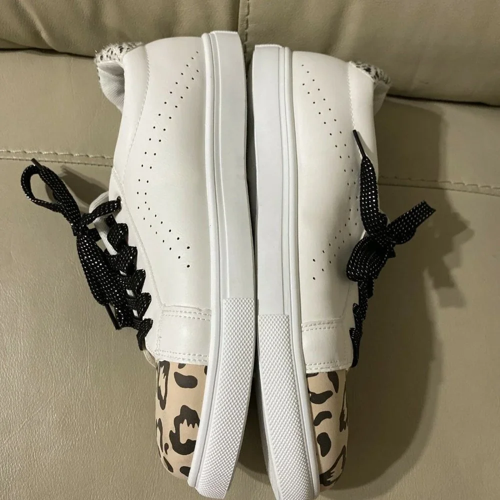 POP Comfort‎ Fit Women Lace up multicolored Cheetah White tennis shoes Sz 11 NOB